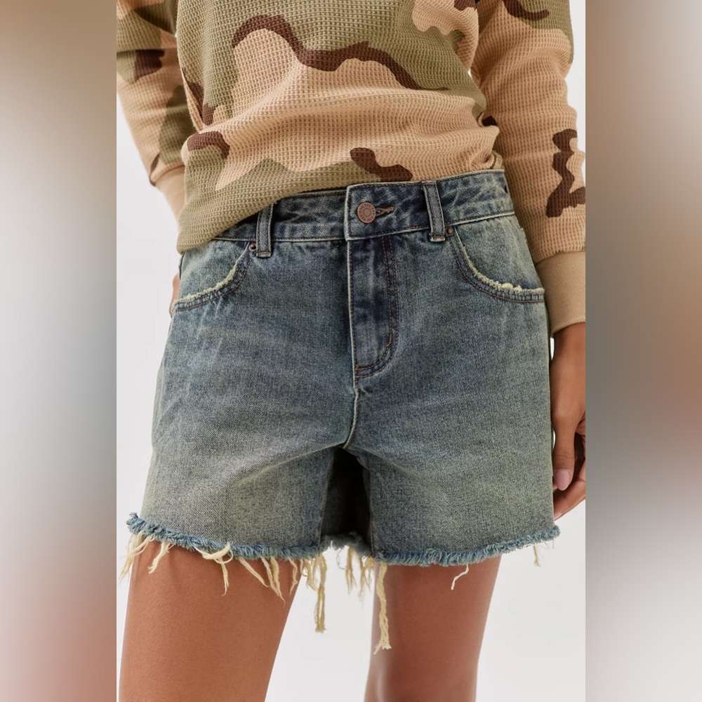 Urban Outfitters BDG A-Line Cutoff Denim Short - Size 24